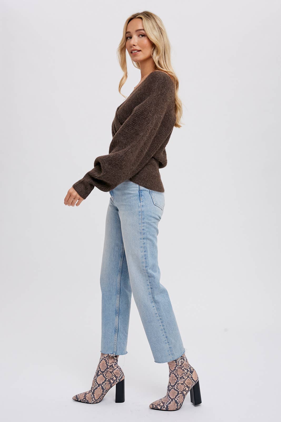 Bluivy - CROSSOVER RIBBED PULLOVER: LATTE / M/L